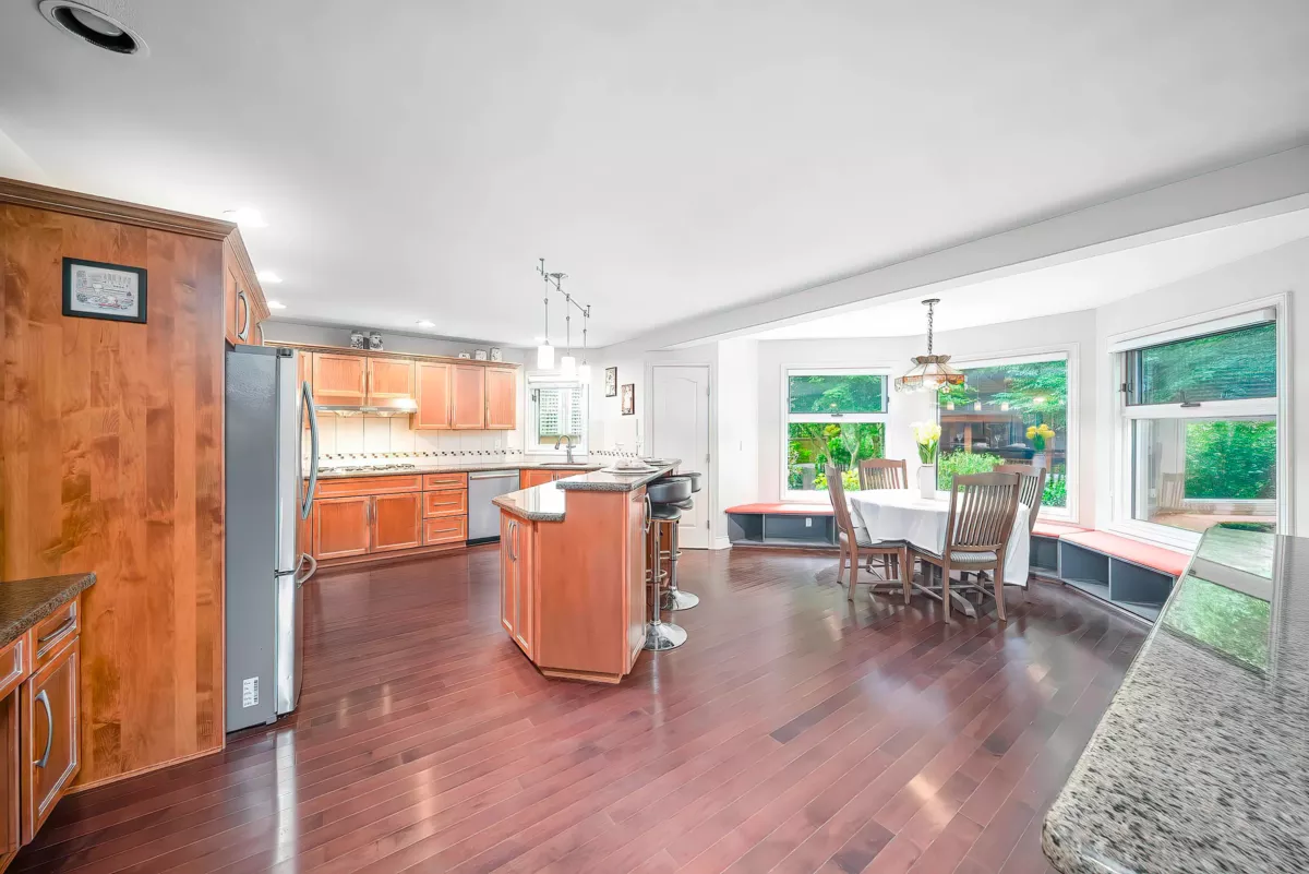 Walk-In Closet Photo of 2099 132a Street, Surrey, BC