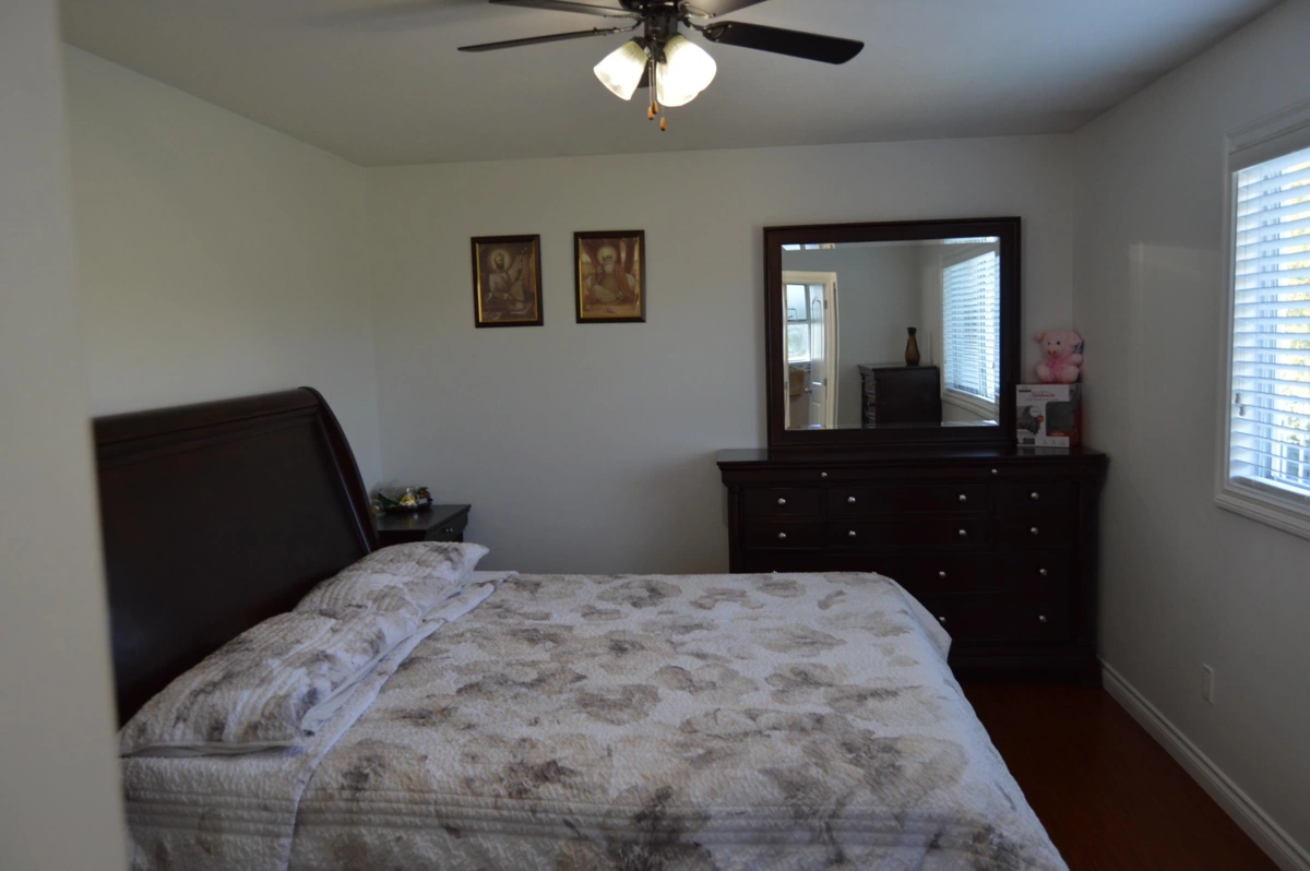 Guest Bathroom Photo of 11275 72 Avenue, Delta, BC