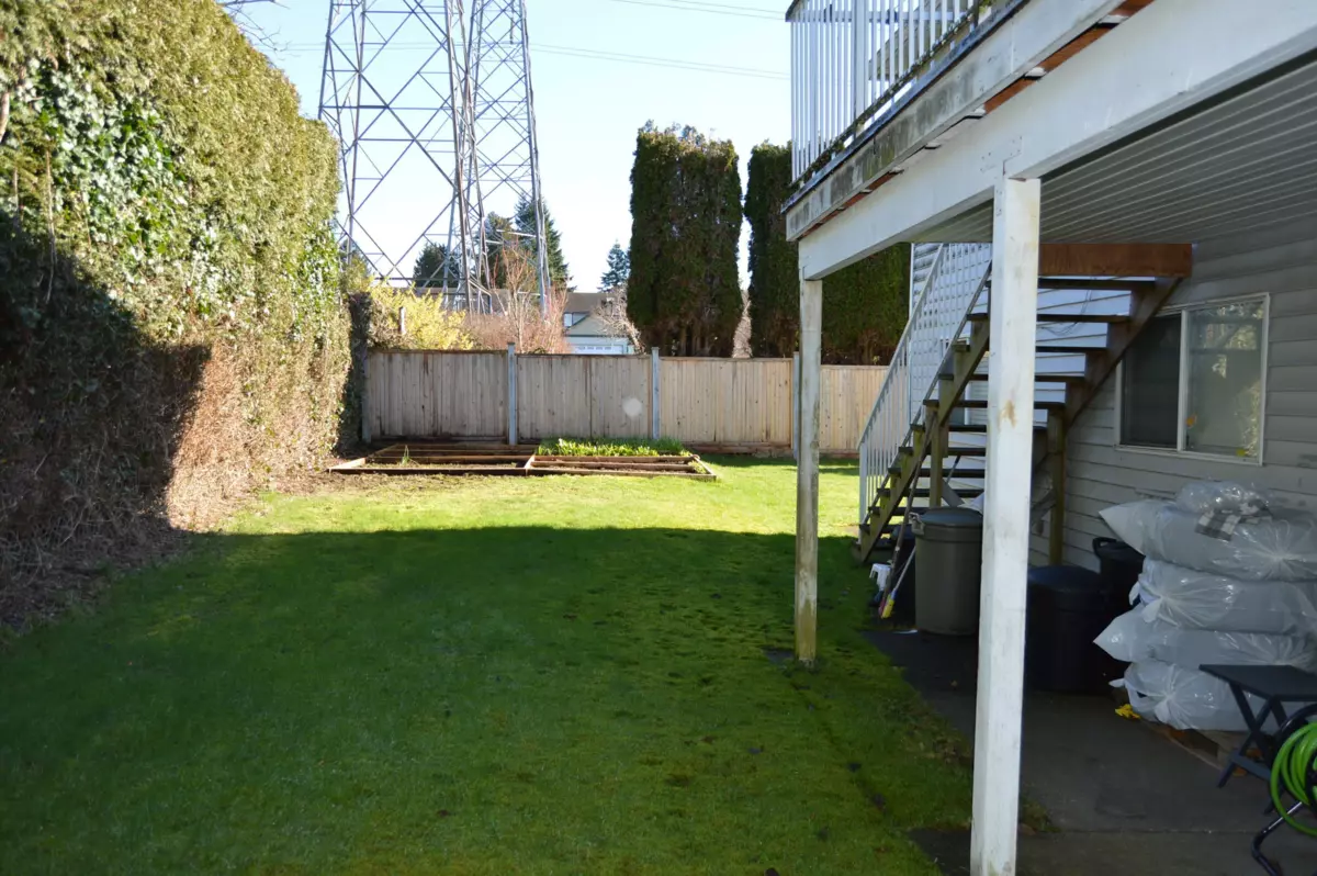 Hallway Photo of 11275 72 Avenue, Delta, BC