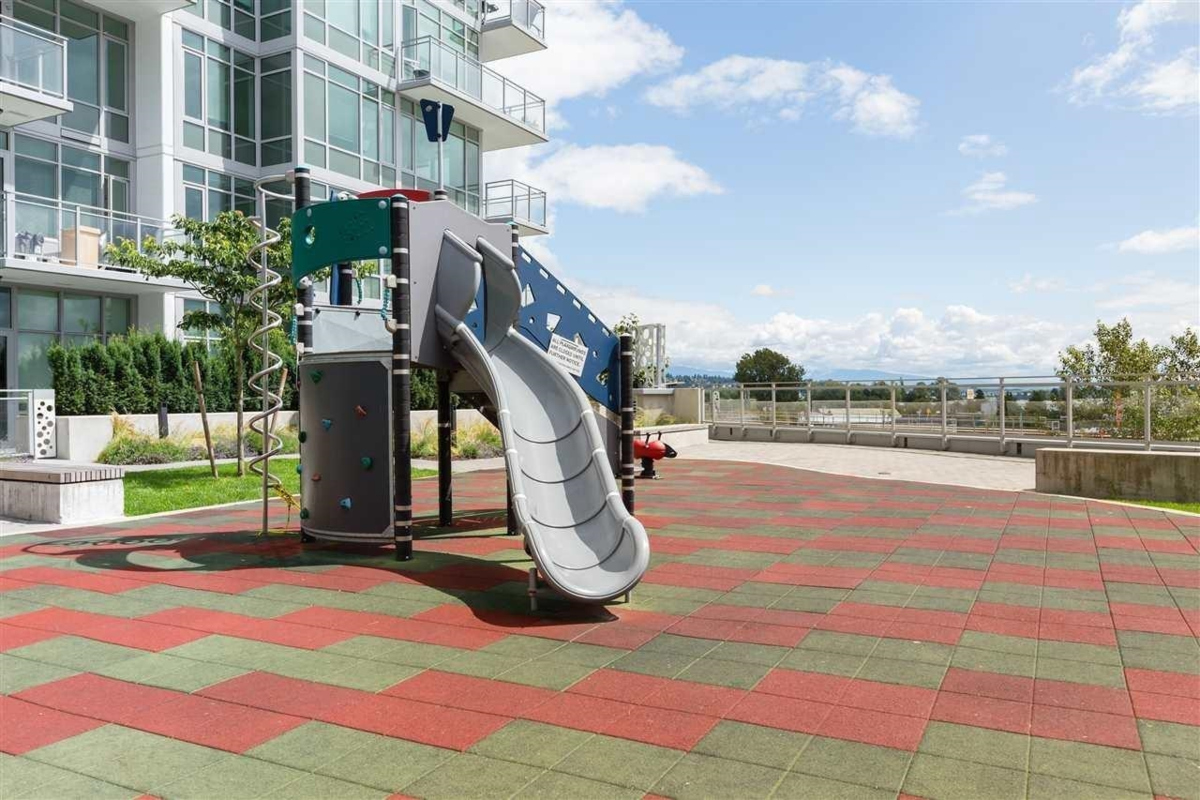 Hallway Photo of 408 258 Nelson's Court, New Westminster, BC