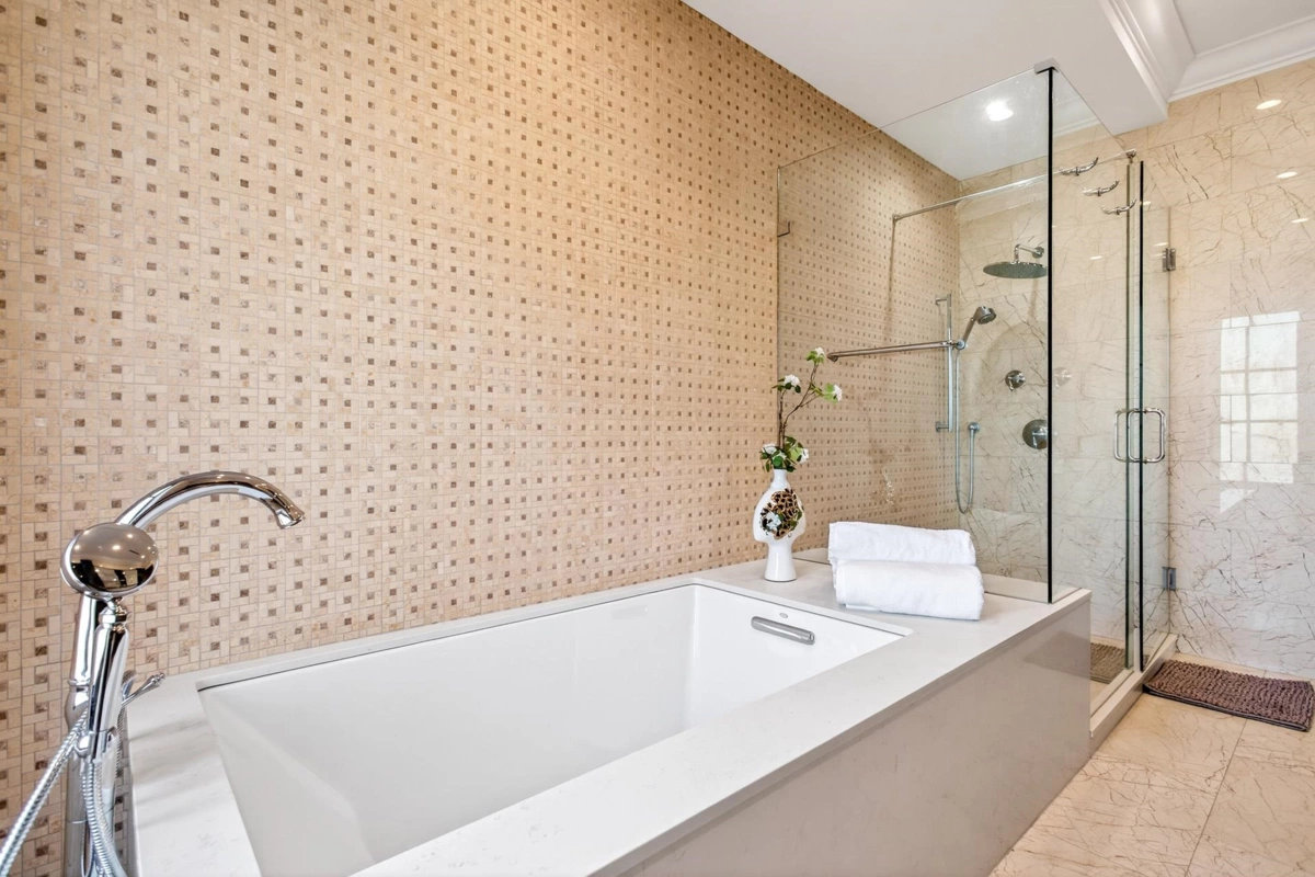 Entry Foyer Photo of 4908 Marguerite Street, Vancouver, BC