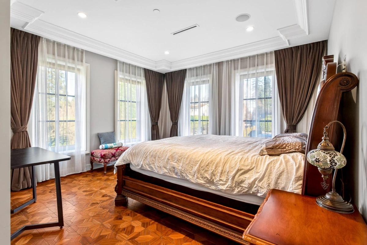 Hallway Photo of 4908 Marguerite Street, Vancouver, BC