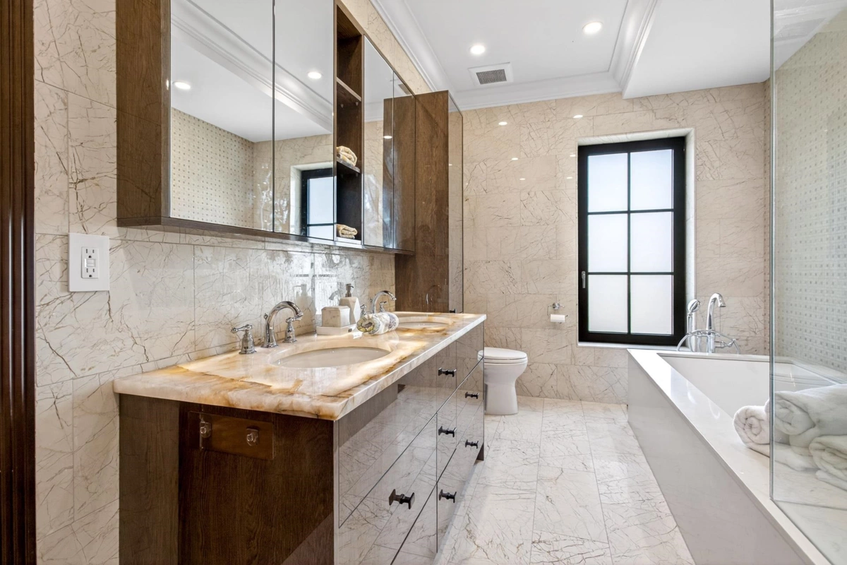 Mudroom Photo of 4908 Marguerite Street, Vancouver, BC