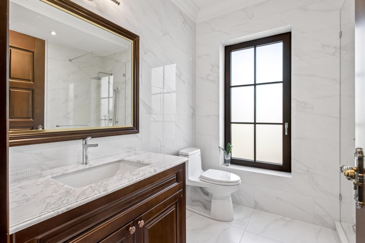 Staircase Photo of 4908 Marguerite Street, Vancouver, BC