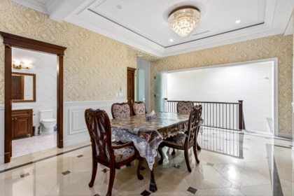 Hot Tub / Spa Photo of 4908 Marguerite Street, Vancouver, BC