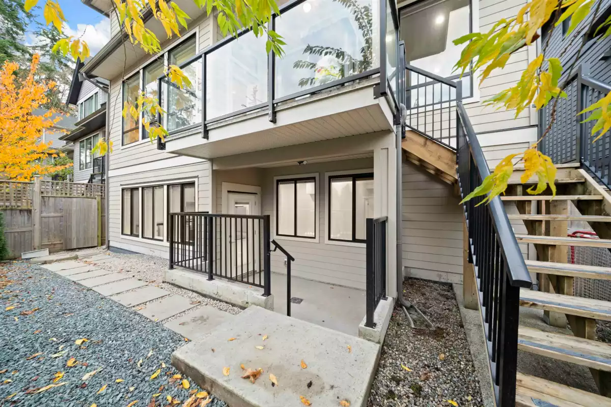 Entry Foyer Photo of 2862 Helc Place, Surrey, BC