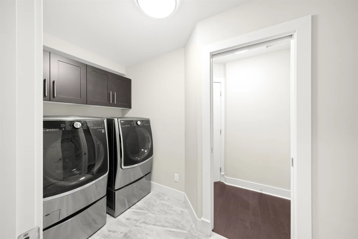 Powder Room Photo of 2862 Helc Place, Surrey, BC