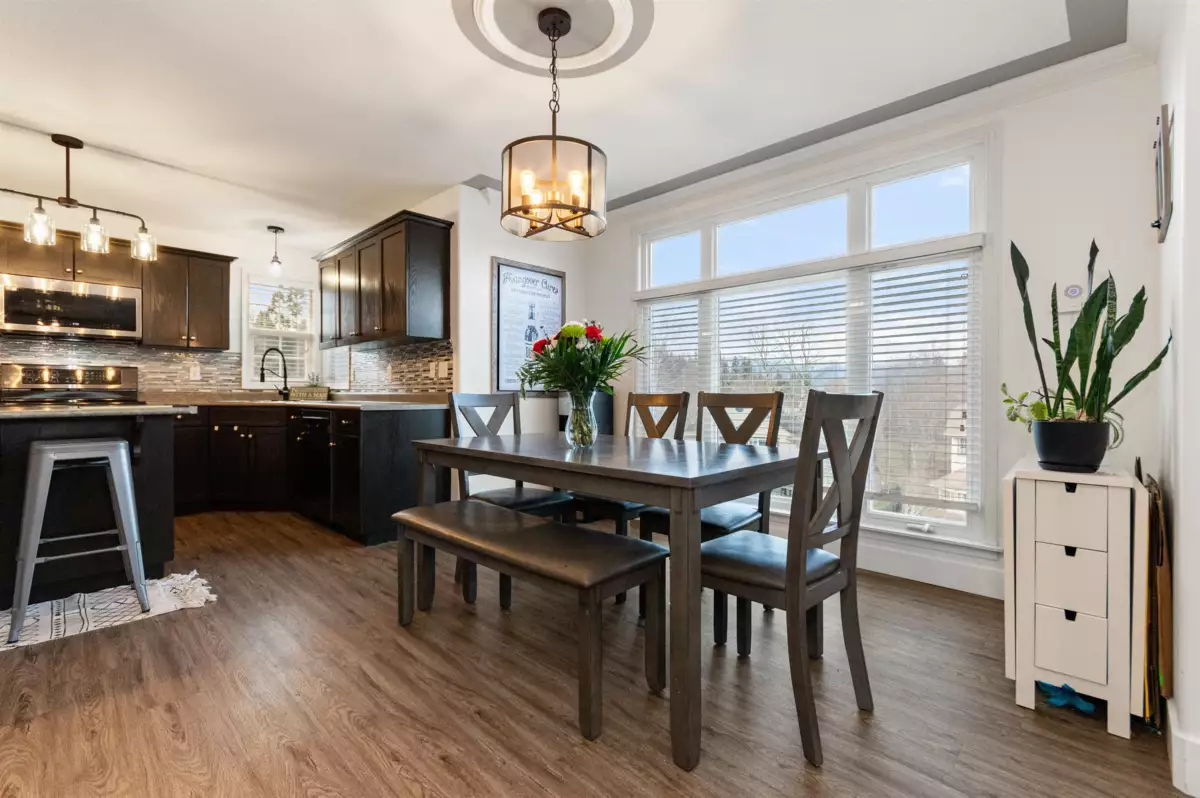 Dining Area Photo of 46303 Valleyview Road, Chilliwack, BC