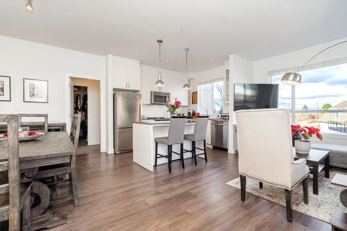 Guest Bathroom Photo of 313 16380 64 Avenue, Surrey, BC