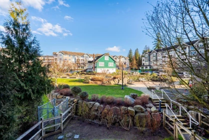 Garden / Landscaping Photo of 313 16380 64 Avenue, Surrey, BC