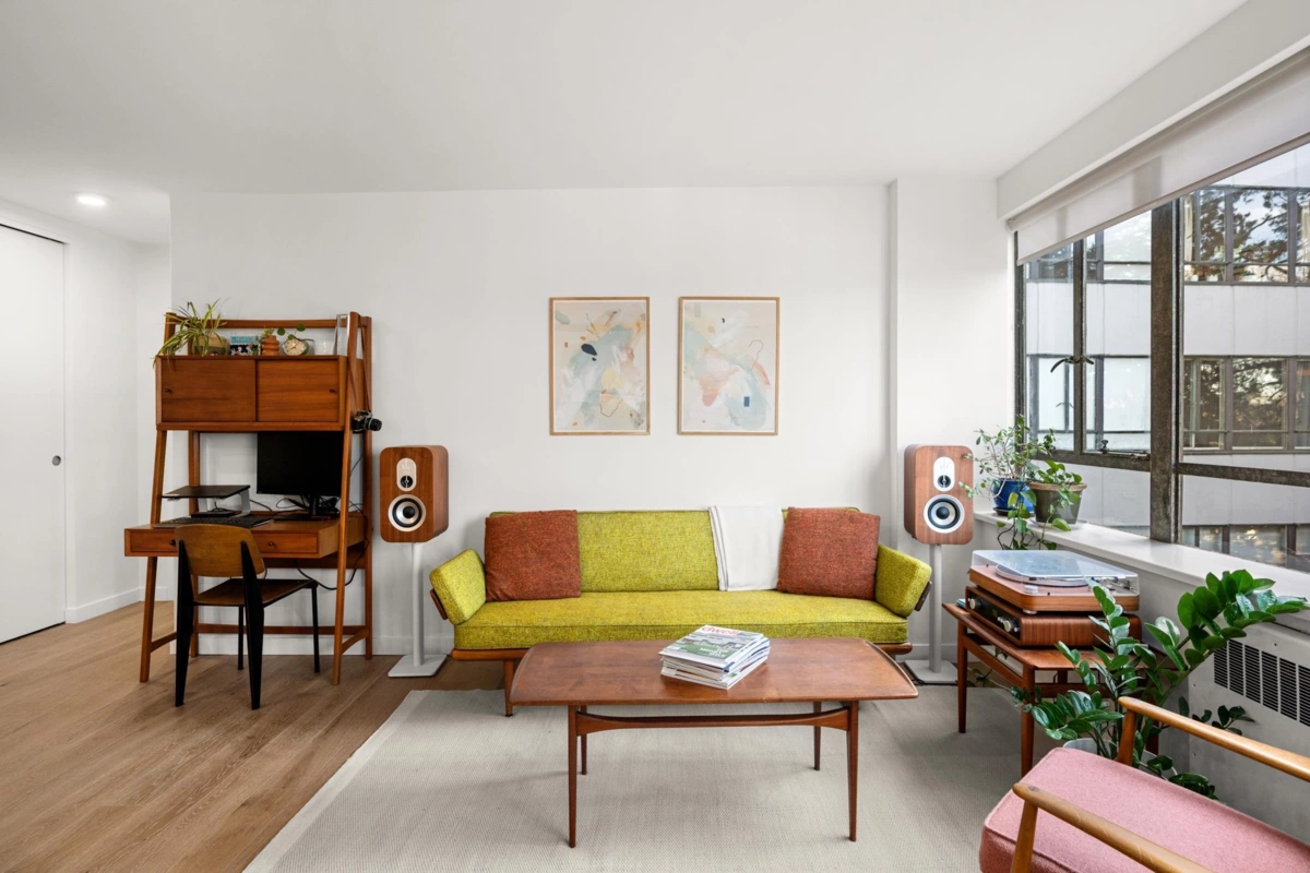 Basement Recreation Room Photo of 320 1445 Marpole Avenue, Vancouver, BC