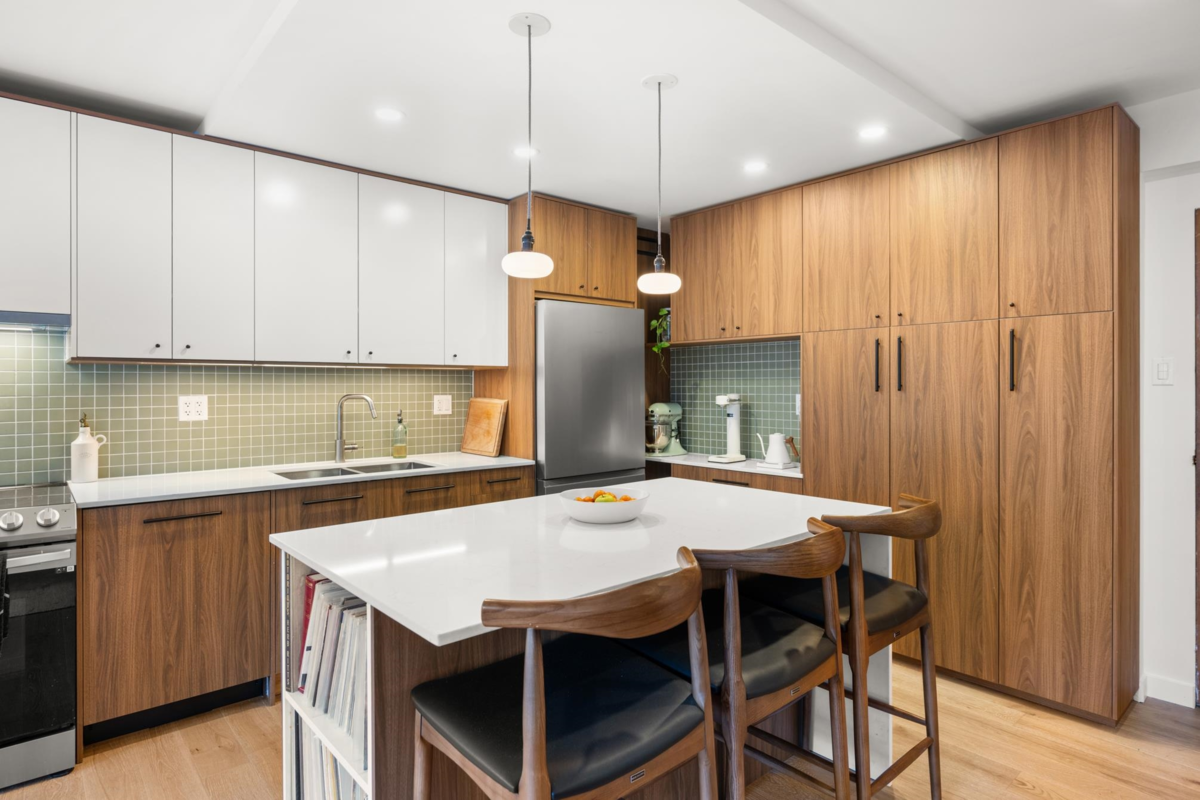 Kitchen Photo of 320 1445 Marpole Avenue, Vancouver, BC