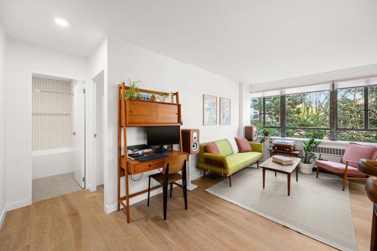 Laundry Room Photo of 320 1445 Marpole Avenue, Vancouver, BC