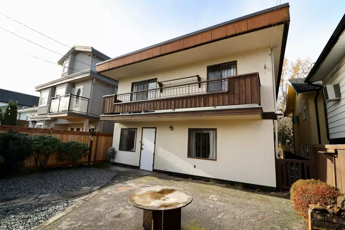 Garden / Landscaping Photo of 6816 Ontario Street, Vancouver, BC