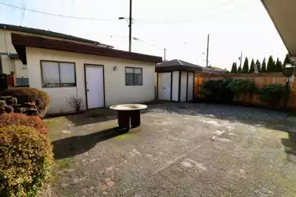 Backyard Photo of 6816 Ontario Street, Vancouver, BC