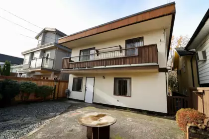 Garden / Landscaping Photo of 6816 Ontario Street, Vancouver, BC