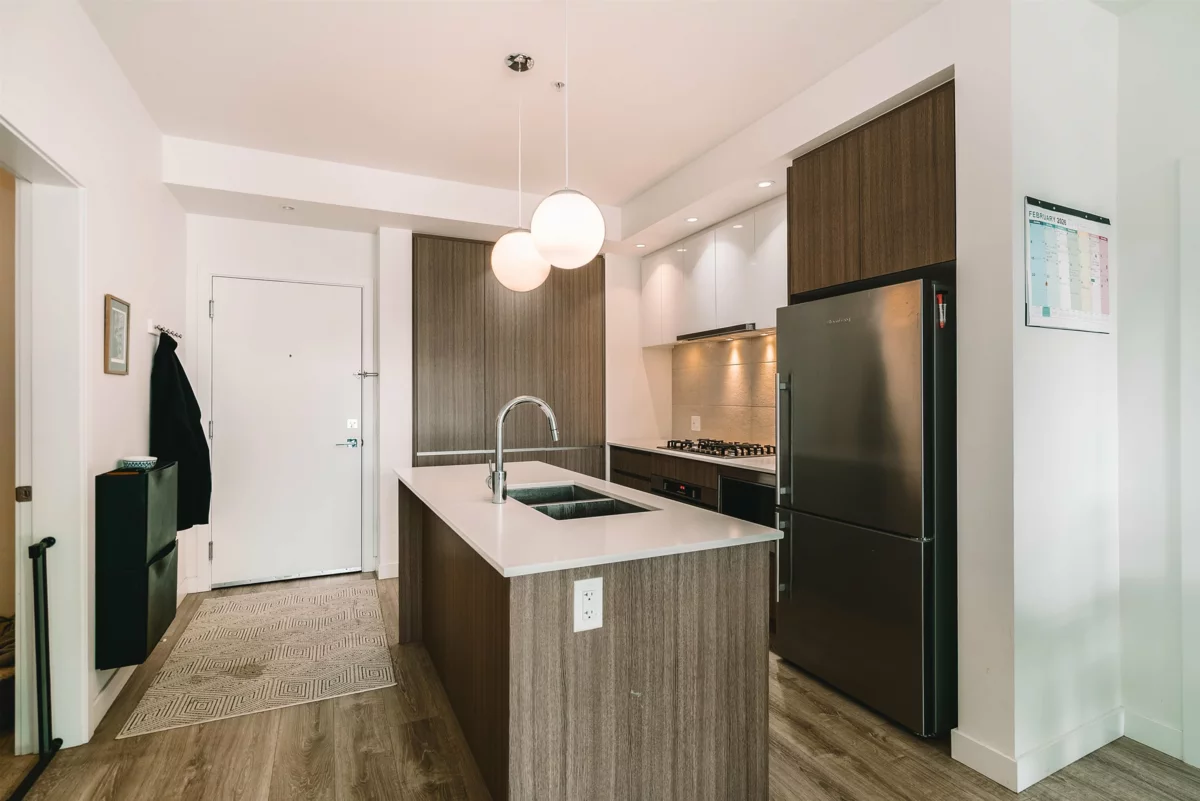 Front Yard Photo of 402 516 Foster Avenue, Coquitlam, BC