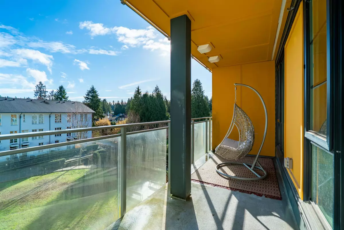 Walk-In Closet Photo of 402 516 Foster Avenue, Coquitlam, BC