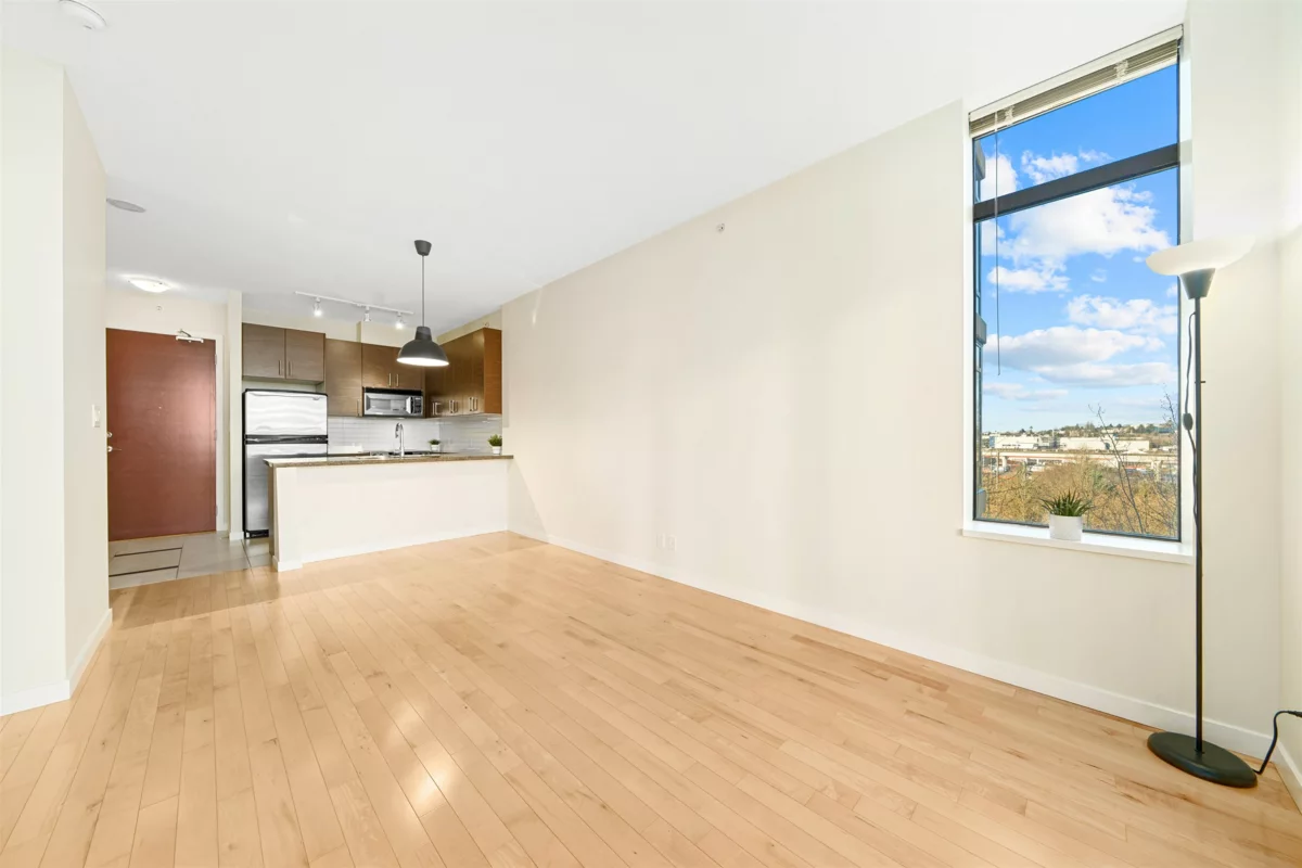 Family Room Photo of 605 2345 Madison Avenue, Burnaby, BC