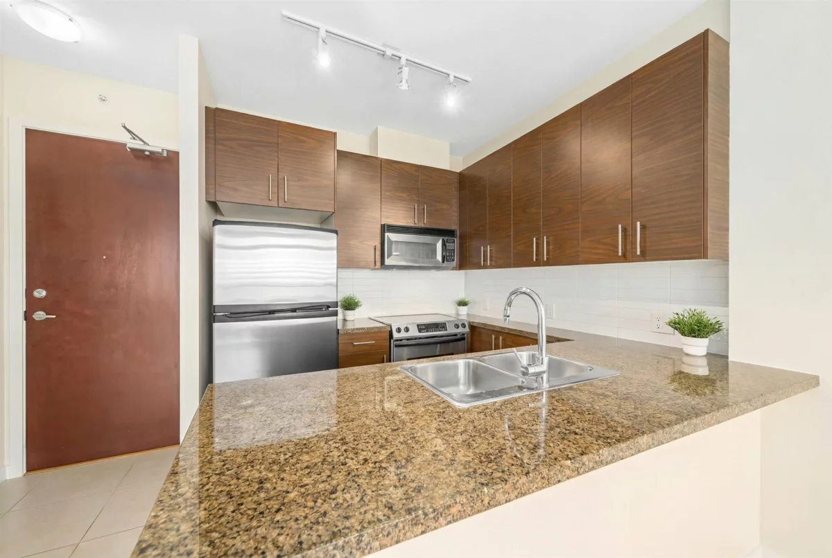 Mudroom Photo of 605 2345 Madison Avenue, Burnaby, BC