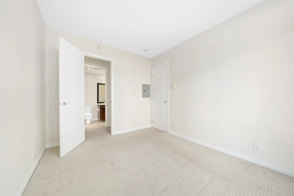 Powder Room Photo of 605 2345 Madison Avenue, Burnaby, BC