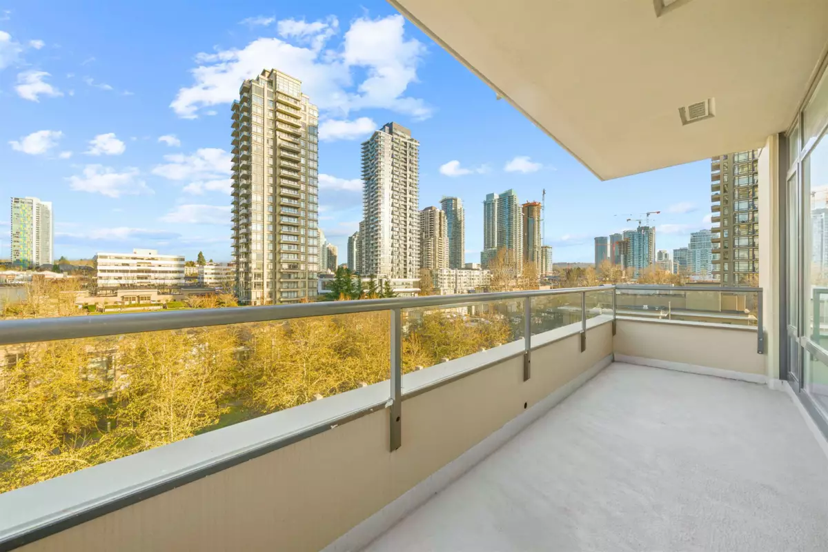 Walk-In Closet Photo of 605 2345 Madison Avenue, Burnaby, BC
