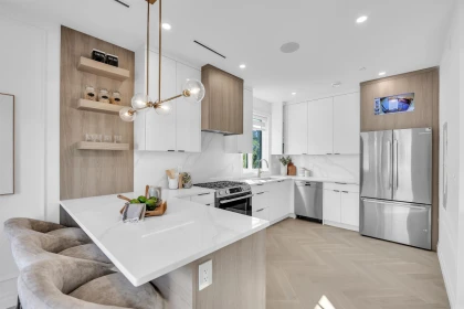 Kitchen Island Photo of 3526 E Lakewood Street, Vancouver, BC