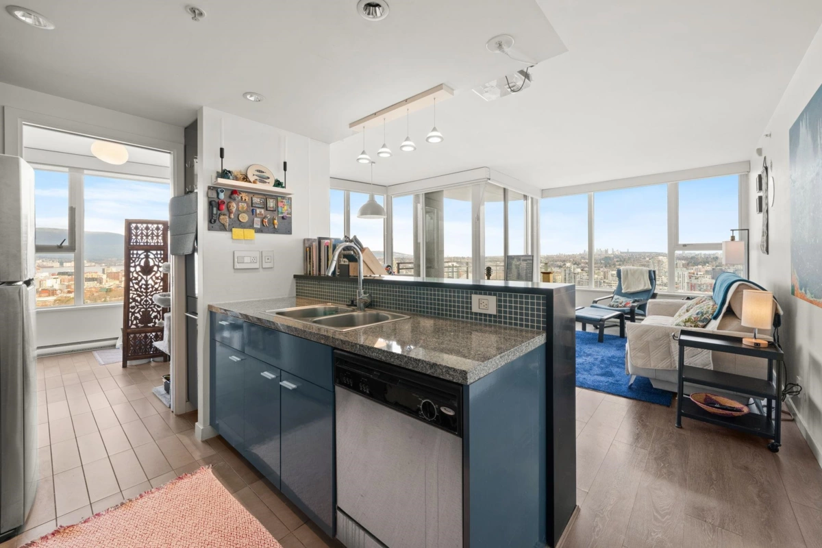 Kitchen Island Photo of 3302 33 Smithe Street, Vancouver, BC