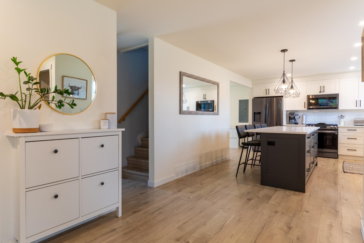 Breakfast Nook Photo of 34324 Mendham Street, Abbotsford, BC