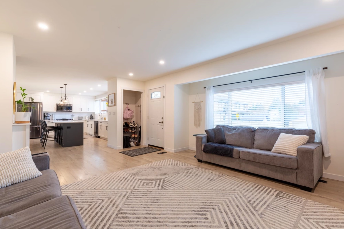 Dining Area Photo of 34324 Mendham Street, Abbotsford, BC