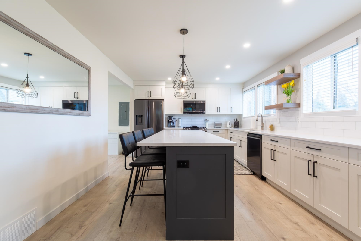 Primary Bathroom Photo of 34324 Mendham Street, Abbotsford, BC