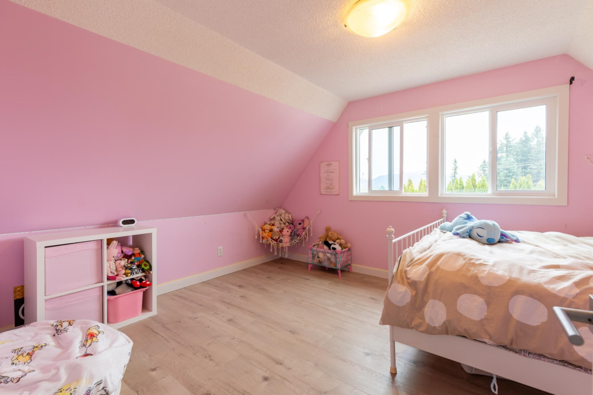 Swimming Pool Photo of 34324 Mendham Street, Abbotsford, BC