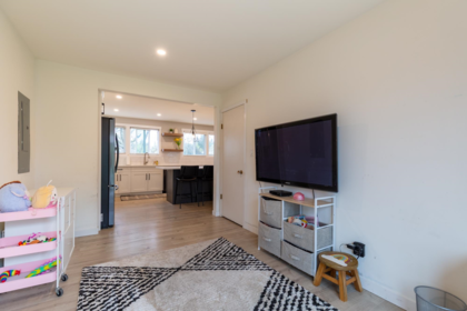 Hallway Photo of 34324 Mendham Street, Abbotsford, BC