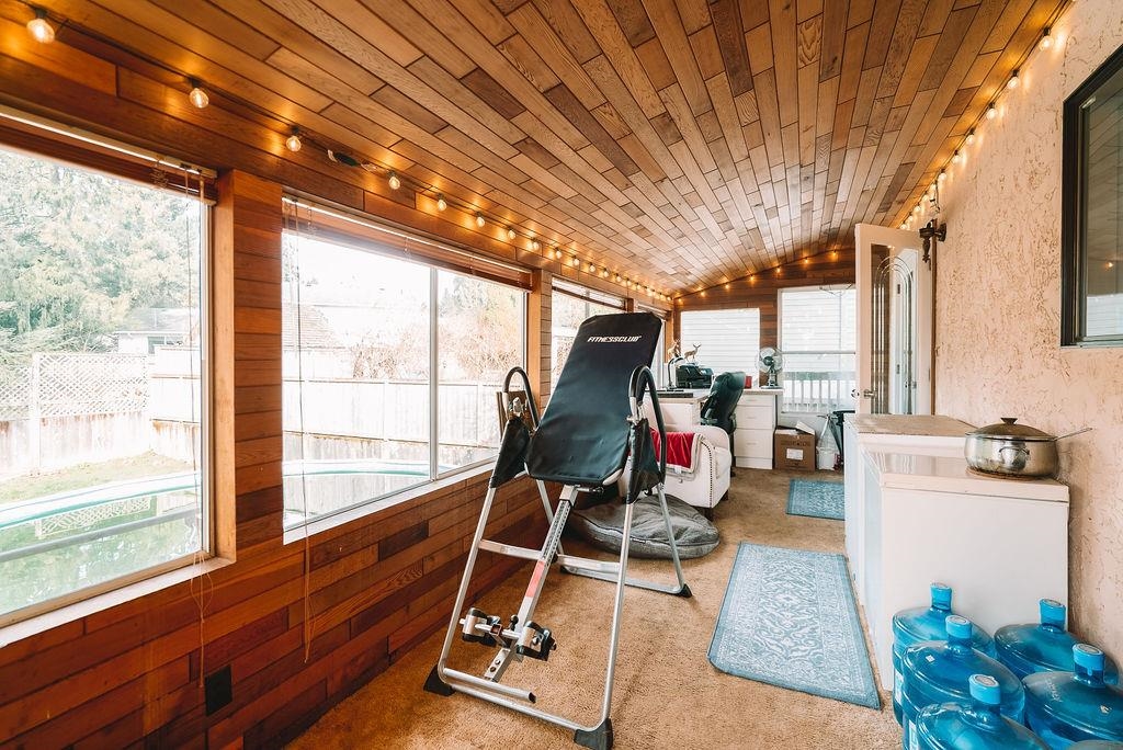 Entry Foyer Photo of 8173 Sumac Place, Mission, BC