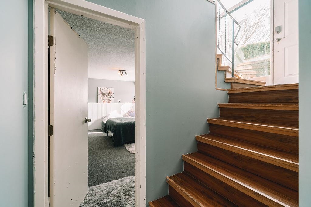 Hallway Photo of 8173 Sumac Place, Mission, BC