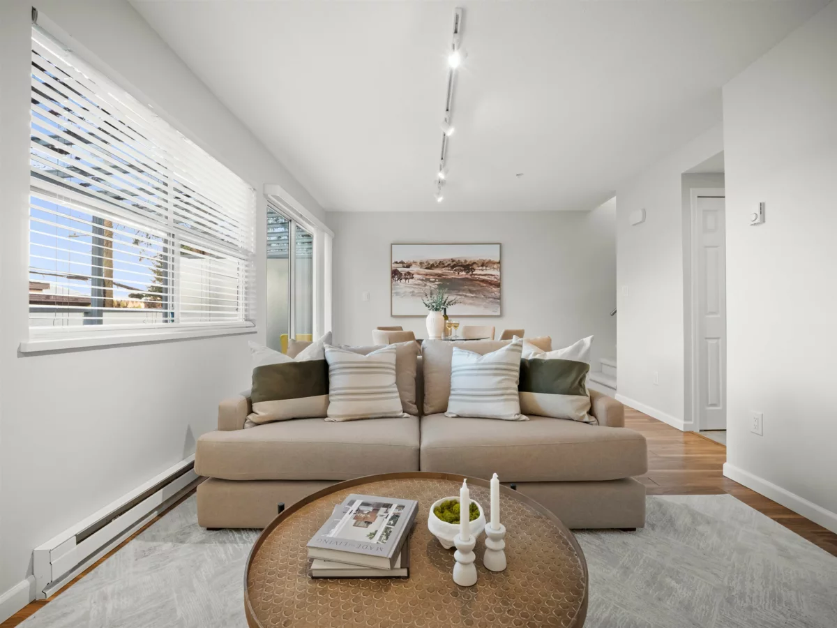 Dining Area Photo of 935 E 8th Avenue, Vancouver, BC