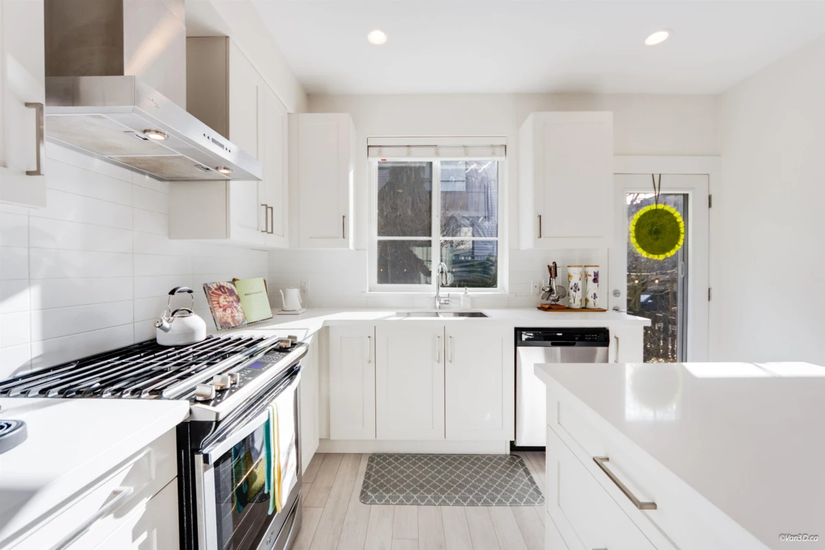Kitchen Photo of 86 8570 204 Street, Langley, BC