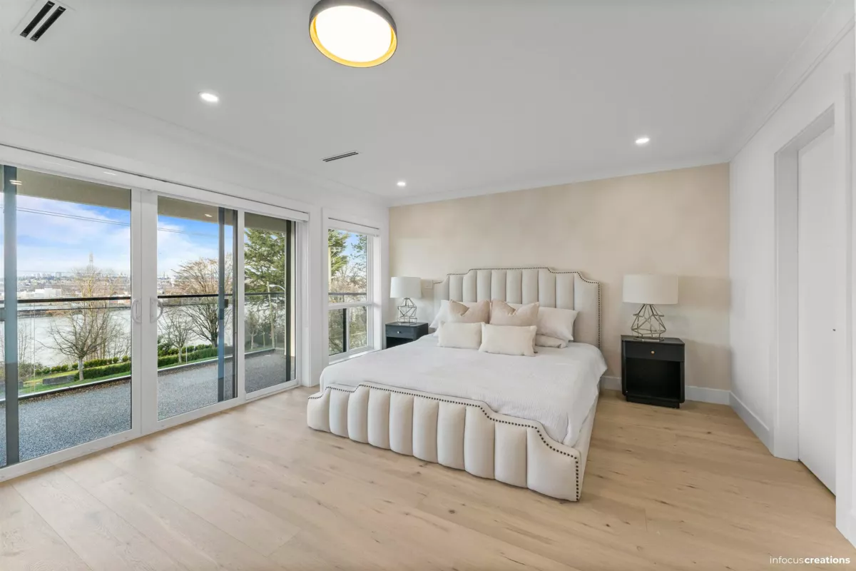 Basement Recreation Room Photo of 10634 River Road, Delta, BC