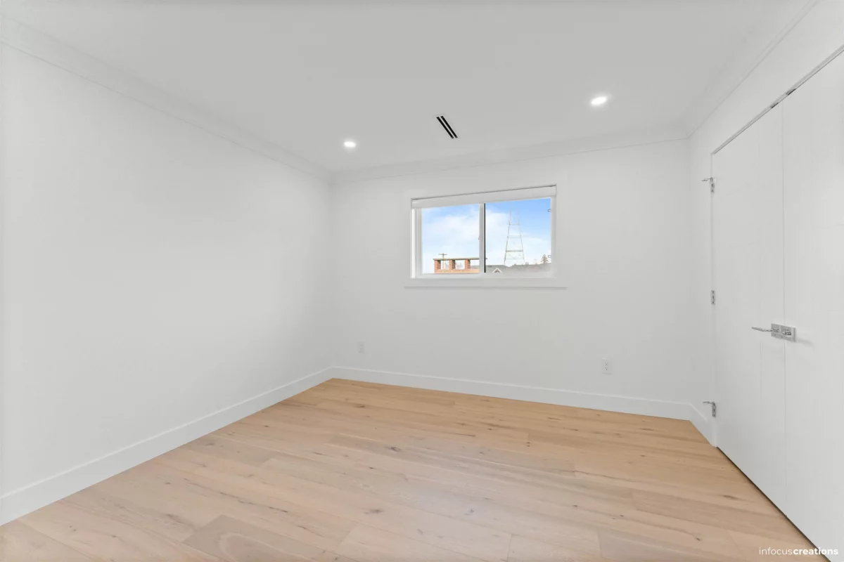 Front Yard Photo of 10634 River Road, Delta, BC