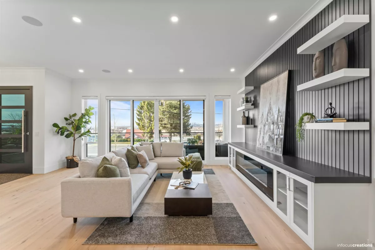 Primary Bathroom Photo of 10634 River Road, Delta, BC