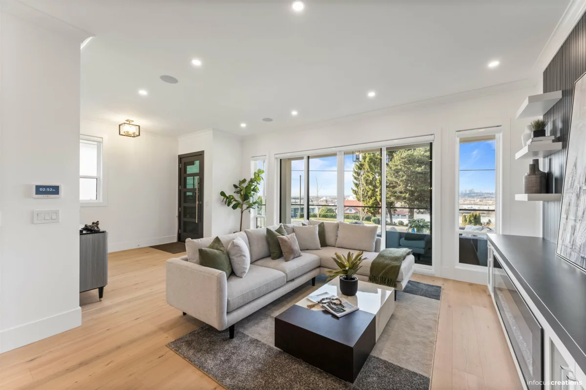 Walk-In Closet Photo of 10634 River Road, Delta, BC