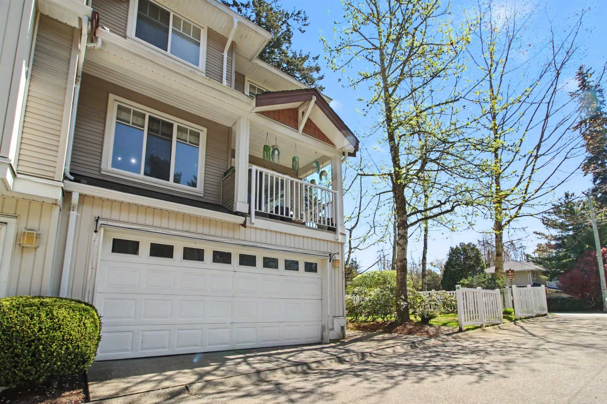 Living Room Photo of 45 12711 64 Avenue, Surrey, BC