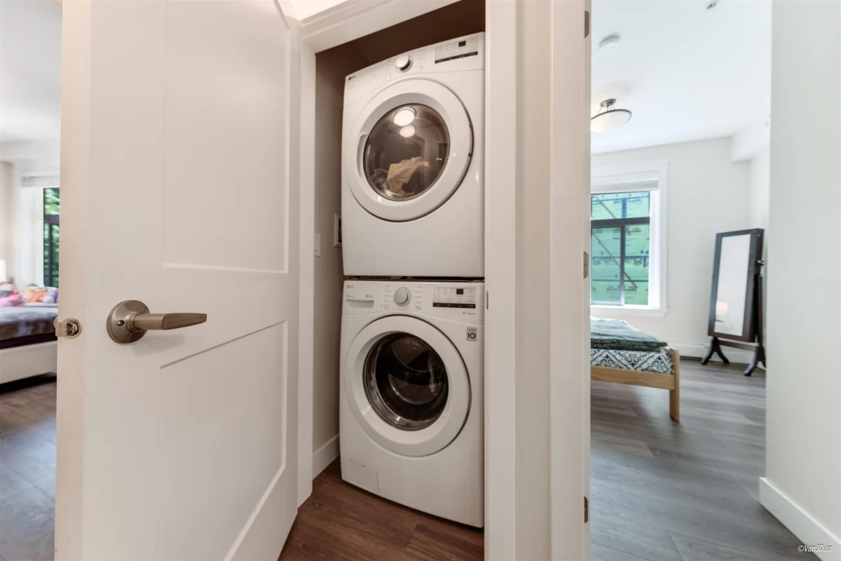 Bedroom 3 Photo of 402 11077 Ravine Road, Surrey, BC