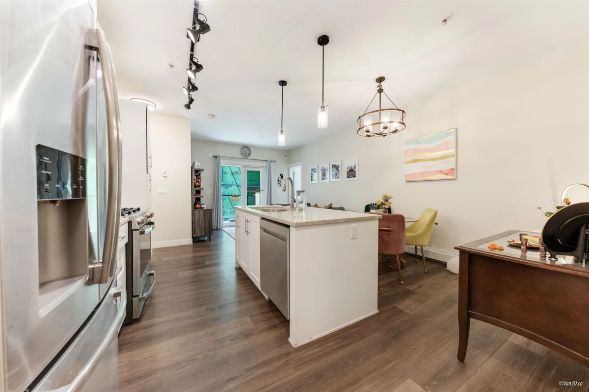 Family Room Photo of 402 11077 Ravine Road, Surrey, BC