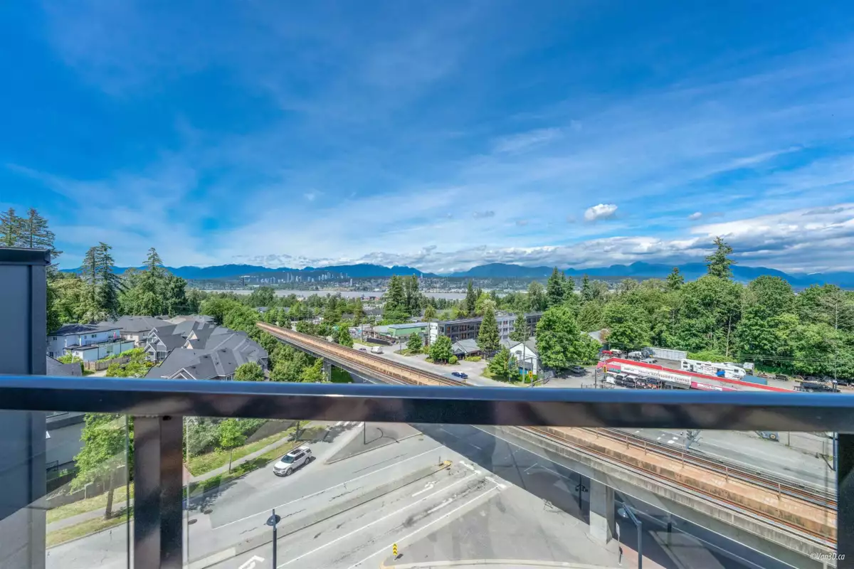 Front Yard Photo of 402 11077 Ravine Road, Surrey, BC