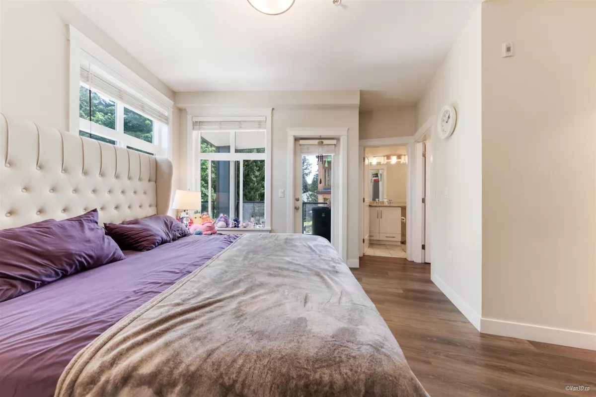 Guest Bathroom Photo of 402 11077 Ravine Road, Surrey, BC