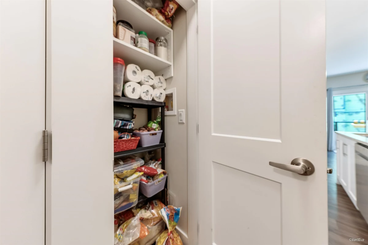 Kitchen Island Photo of 402 11077 Ravine Road, Surrey, BC