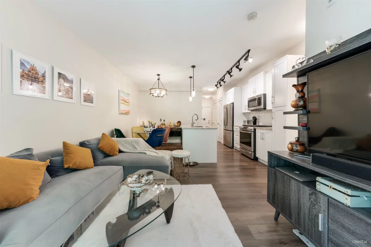 Kitchen Photo of 402 11077 Ravine Road, Surrey, BC
