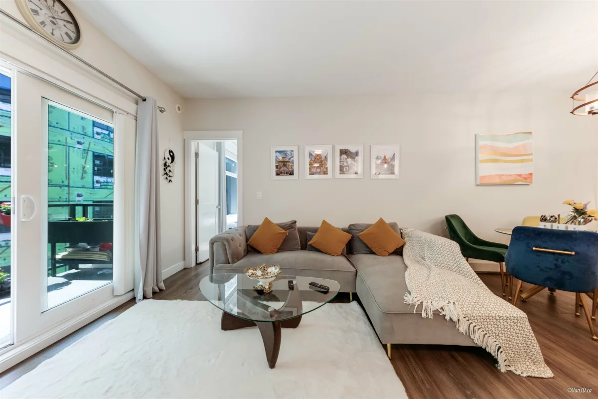 Primary Bathroom Photo of 402 11077 Ravine Road, Surrey, BC