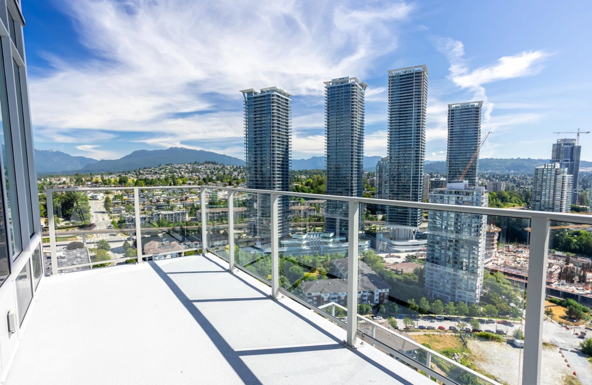 Walk-In Closet Photo of 2702 2351 Beta Avenue, Burnaby, BC